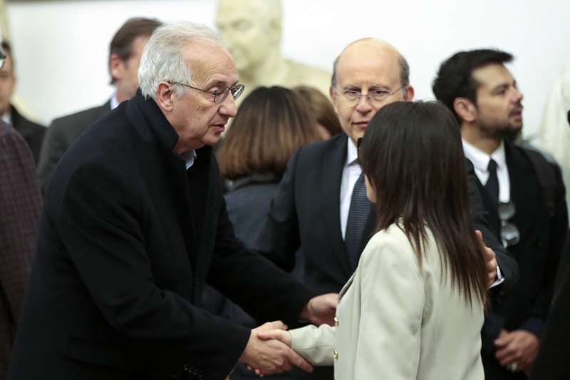 walter veltroni ALLA CAMERA ARDENTE DI GIANNI MINA IN CAMPIDOGLIO 1