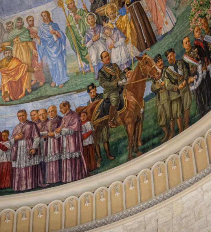 AFFRESCO CON BENITO MUSSOLINI NELLA CATTEDRALE DI MONTREAL