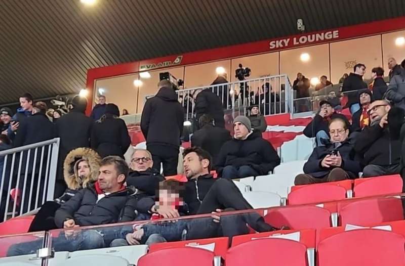 andrea Giambruno e paolo berlusconi in tribuna per Monza Roma