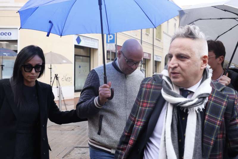 azouz marzouk in tribunale a brescia per l udienza sulla revisione del processo sulla strage di erba 3