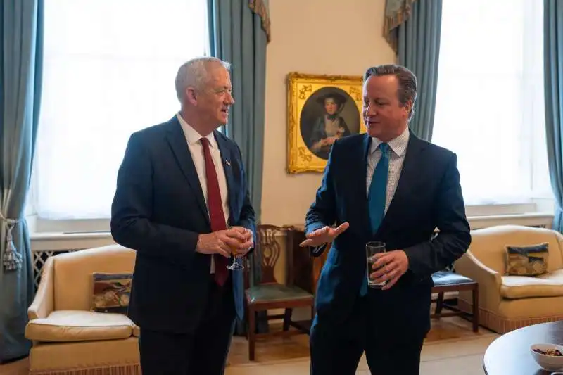 Benny Gantz david cameron a londra