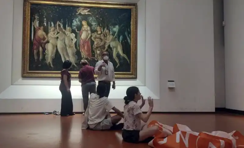 blitz di ultima generazione agli uffizi 