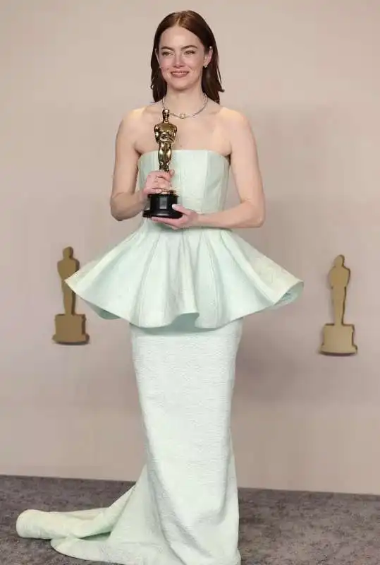 emma stone agli oscar 2024