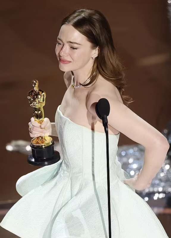 emma stone oscar 2024