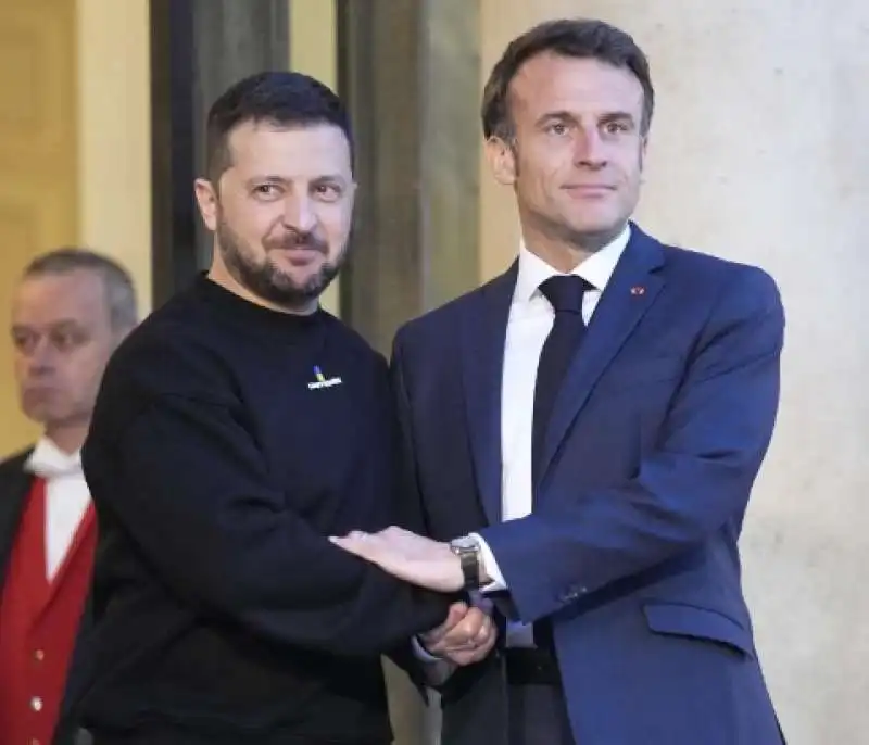 emmanuel macron volodymyr zelensky