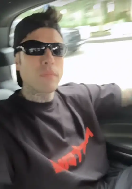 fedez alla parigi fashion week 5