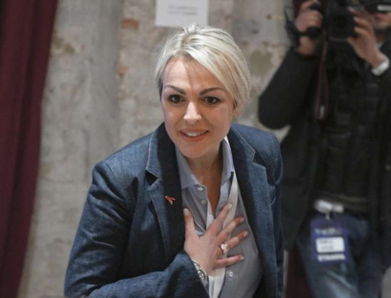 FRANCESCA PASCALE ALLA LEOPOLDA PER LA KERMESSE DI ITALIA VIVA