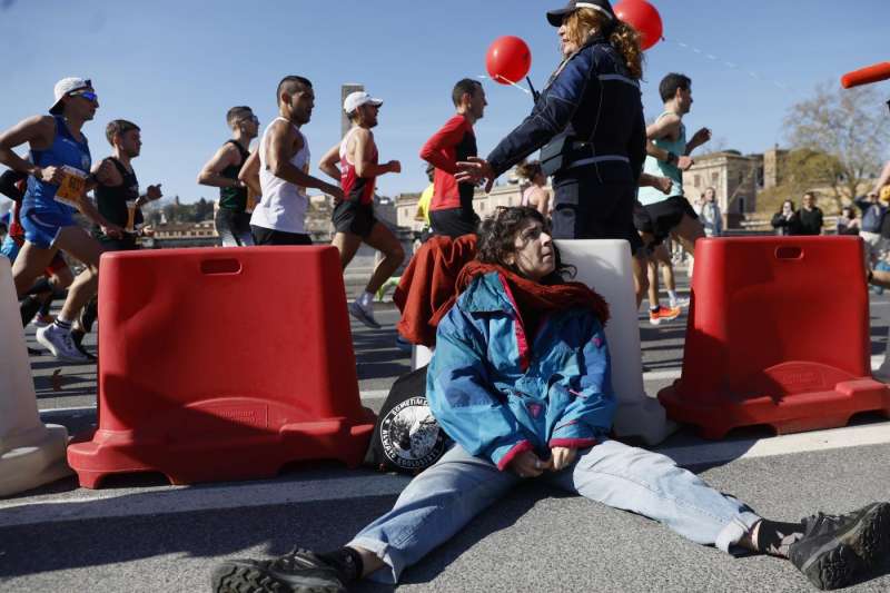 gretini alla maratona di roma 14