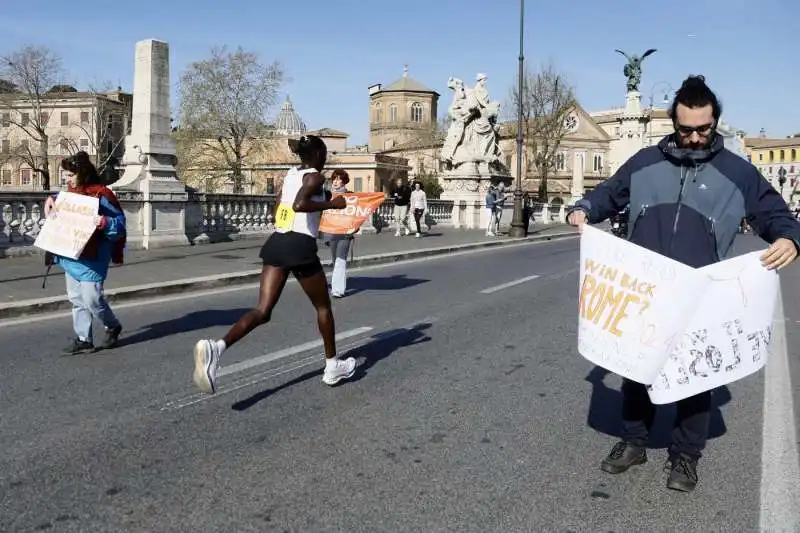 gretini alla maratona di roma   2