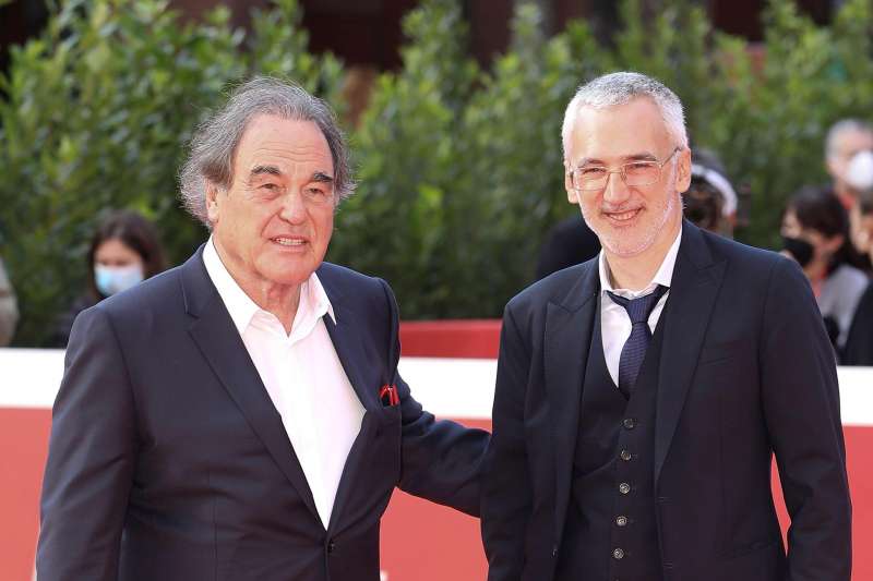 OLIVER STONE igor lobatonok