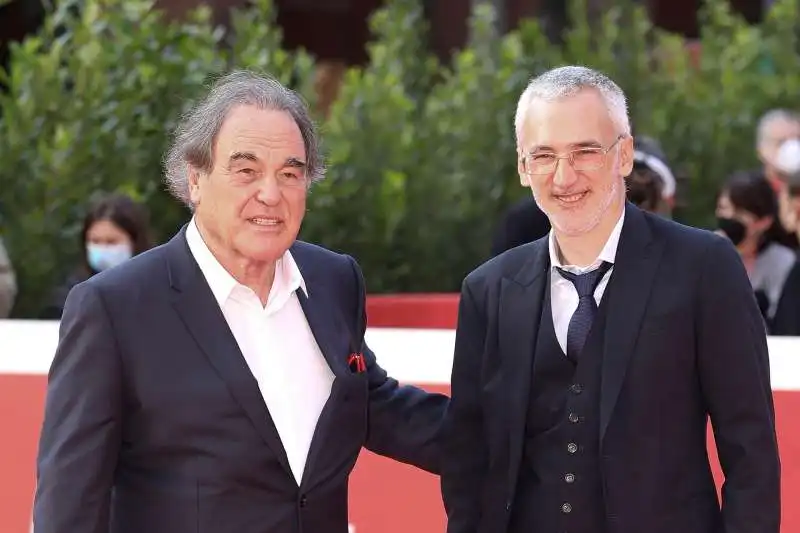 OLIVER STONE igor lobatonok