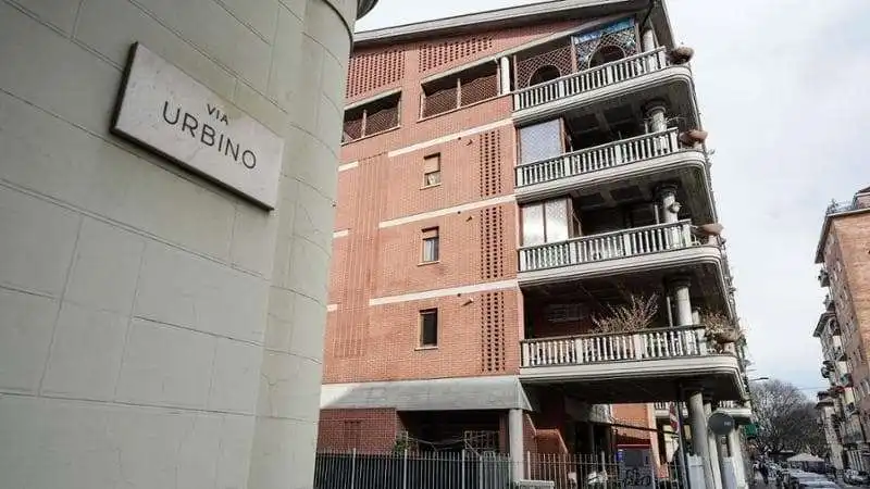 il palazzo di via urbino a torino dve avvenivano i festini con droga e sesso

