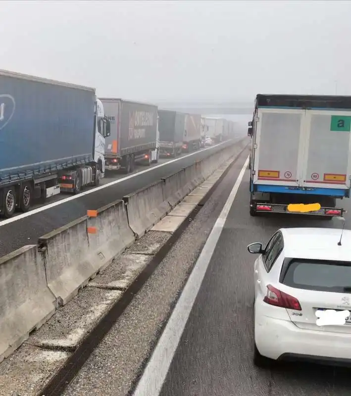 incidente autostrada a1 piacenza 1