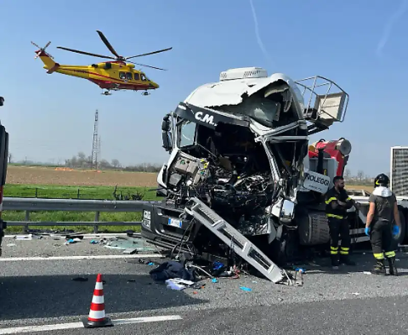 incidente autostrada a1 piacenza 2