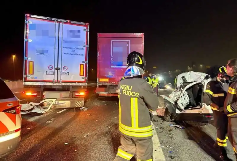 incidente autostrada a1 piacenza 3