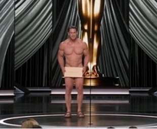 john cena nudo agli oscar. 5