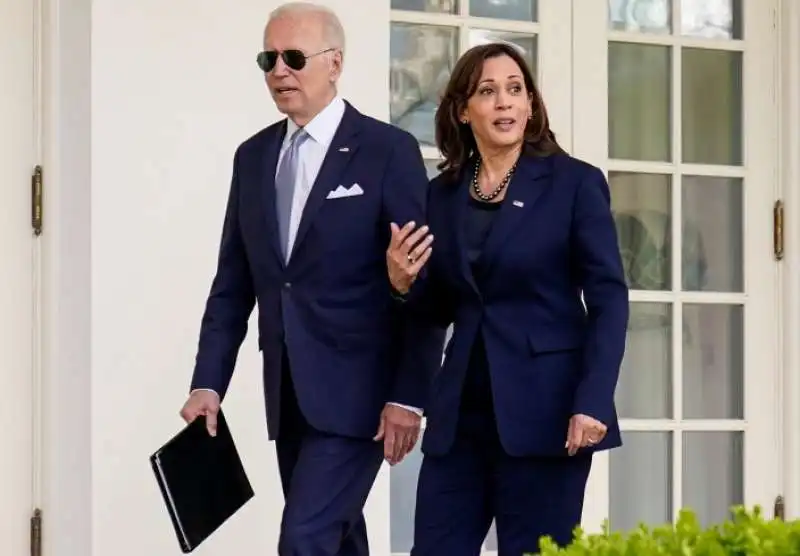 KAMALA HARRIS JOE BIDEN