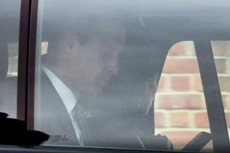 kate middleton in auto con william 