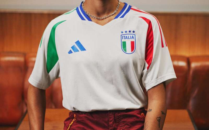 le maglie dell'italia per euro 2024 5