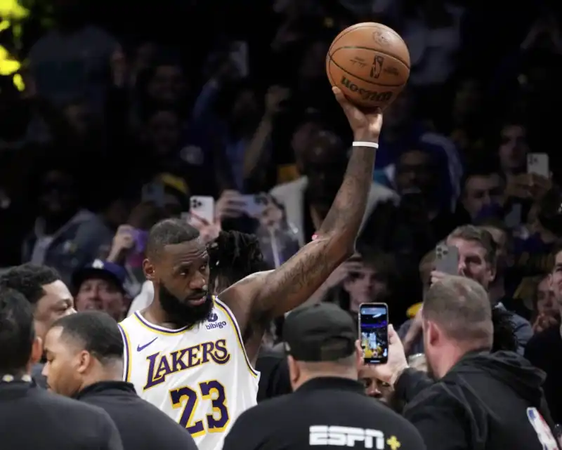 LeBron James  raggiunge i 40mila punti in nba 