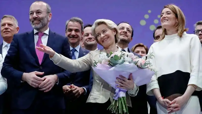 MANFRED WEBER - URSULA VON DER LEYEN - ROBERTA METSOLA - CONGRESSO DEL PPE 