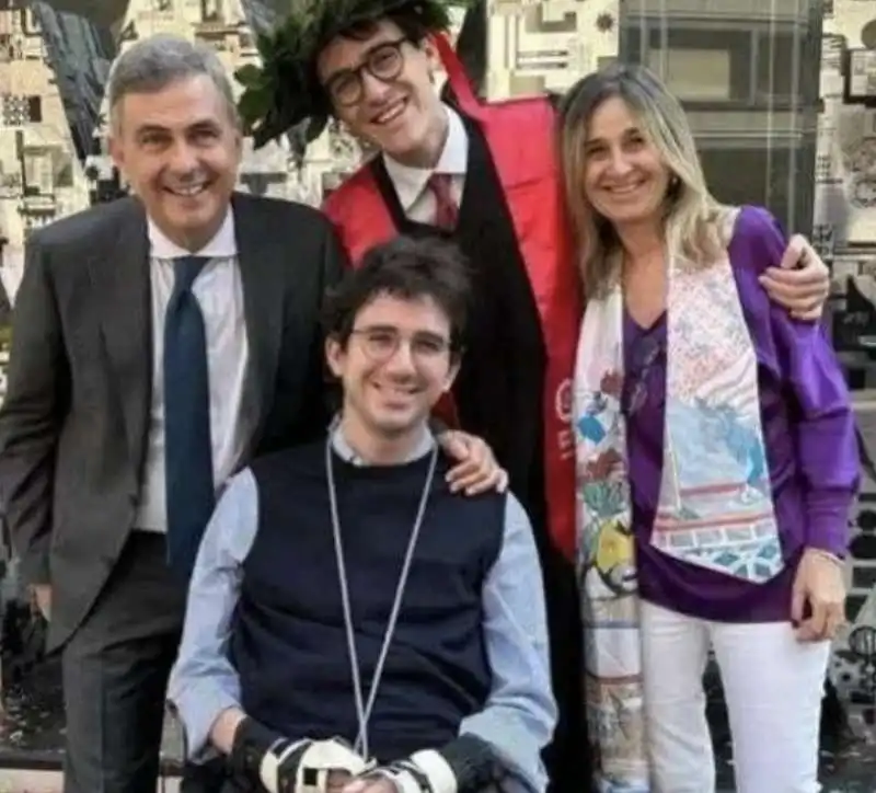 Mauro Glorioso con la famiglia alla laurea del fratello Michele