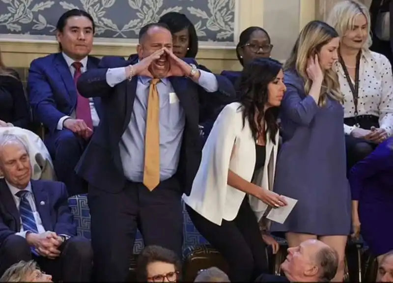 proteste contro biden alla camera usa  