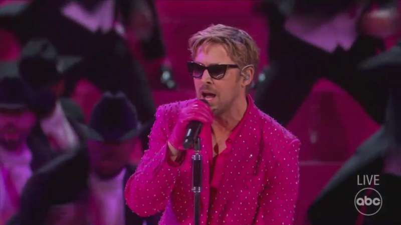 ryan gosling canta i'm just ken agli oscar. 4