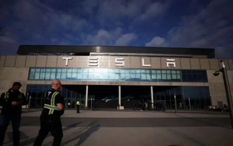 stabilimento tesla a Grunheide in germania