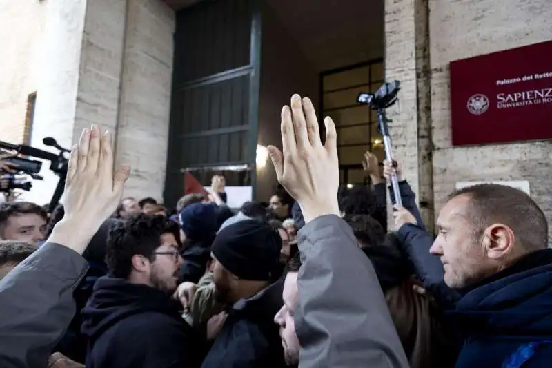 studenti occupano la sapienza   3