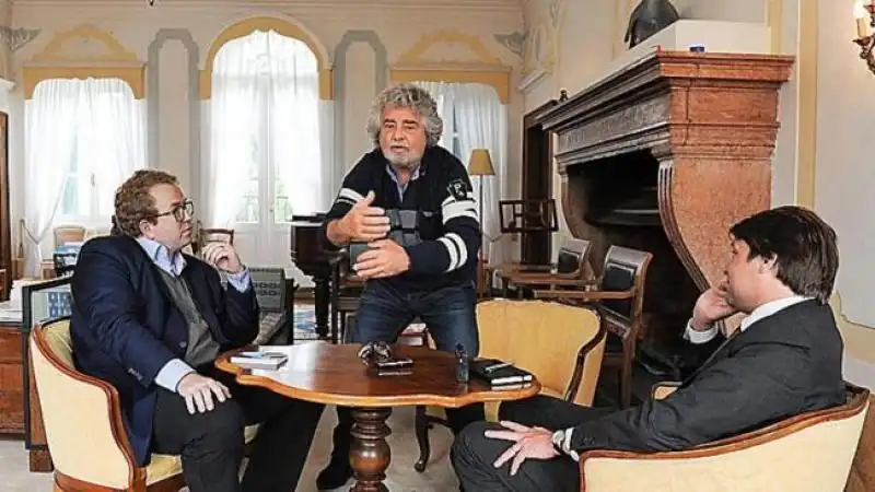 BEPPE GRILLO SPIEGA L ITALIA A NIKOLAUS HARBUSCH E ALBERT LINK REPORTER DI BILD jpeg