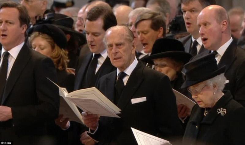 CAMERON IL PRINCIPE FILIPPO E LA REGINA ELISABETTA AI FUNERALI THATCHER