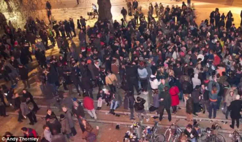 DISORDINI A BRIXTON DURANTE I FESTEGGIAMENTI PER LA MORTE DELLA THATCHER 