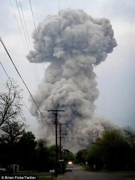 ESPLOSIONE FABBRICA FERTILIZZANTI A WEST IN TEXAS 