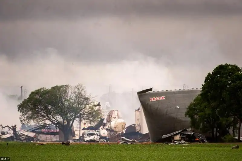 ESPLOSIONE FABBRICA FERTILIZZANTI A WEST IN TEXAS 