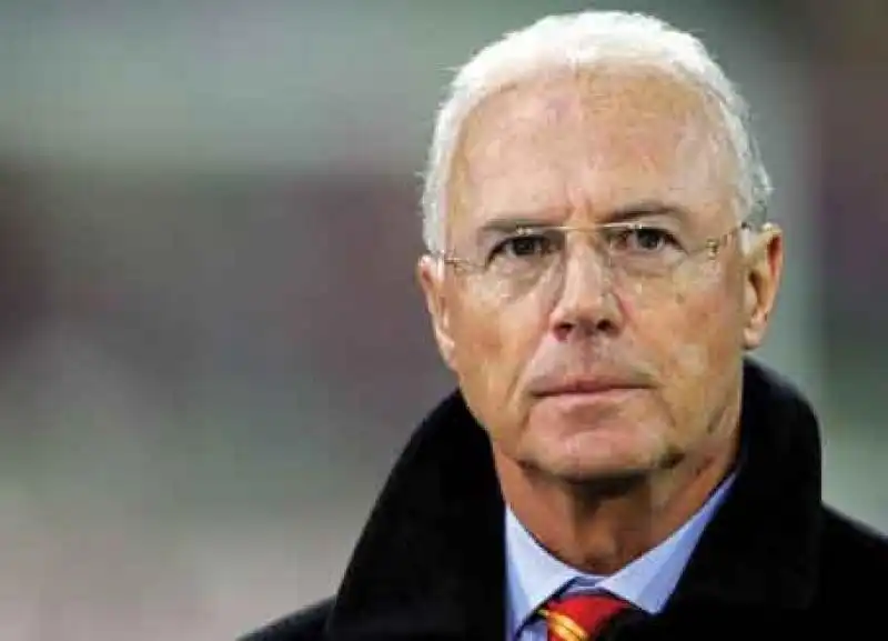 FRANZ BECKENBAUER