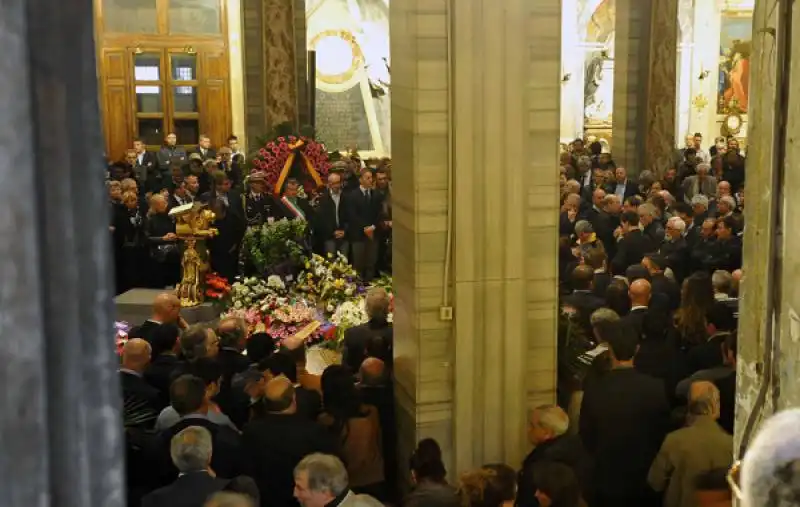 funerali foto mezzelani gmt 