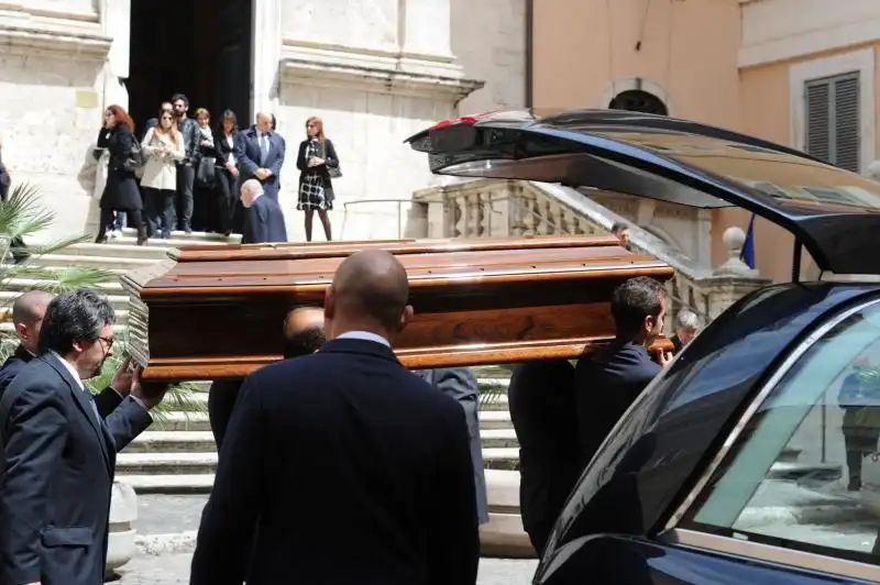 Funerali Maccanico 