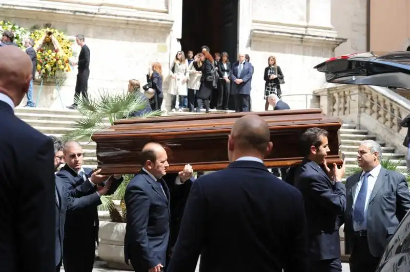 Funerali Maccanico 