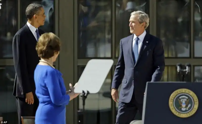 GEORGE W BUSH E BARACK OBAMA ALL'INAUGURAZIONE DELLA GEORGE W BUSH LIBRARY