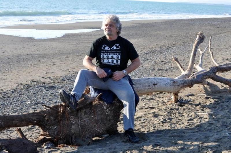 grillo al mare a marina di bibbona foto de il tirreno