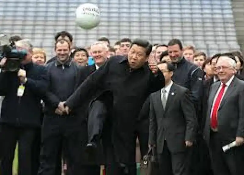 xi jinping gioca a calcio