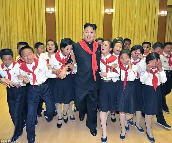 KIM JONG UN CON I BAMBINI 