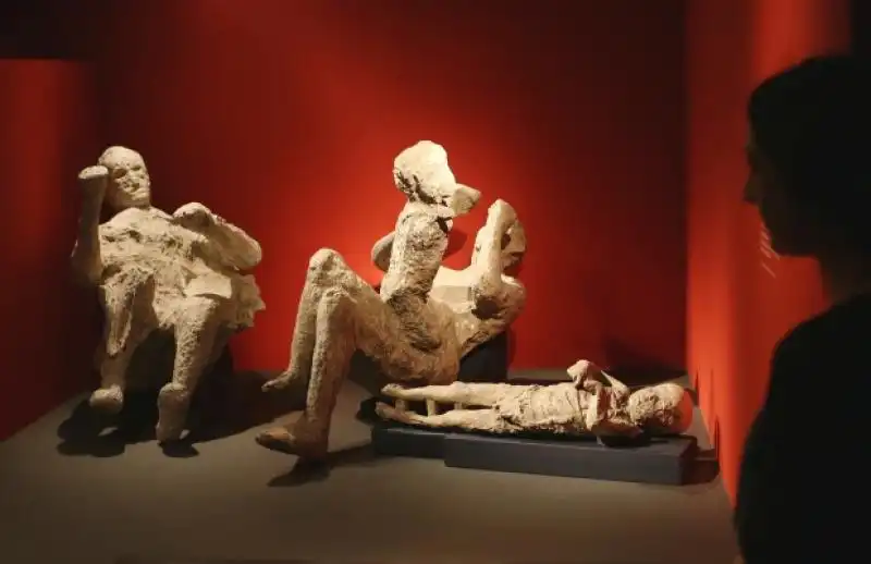 mostra su pompei a londra morire durante lo smorzacandela 