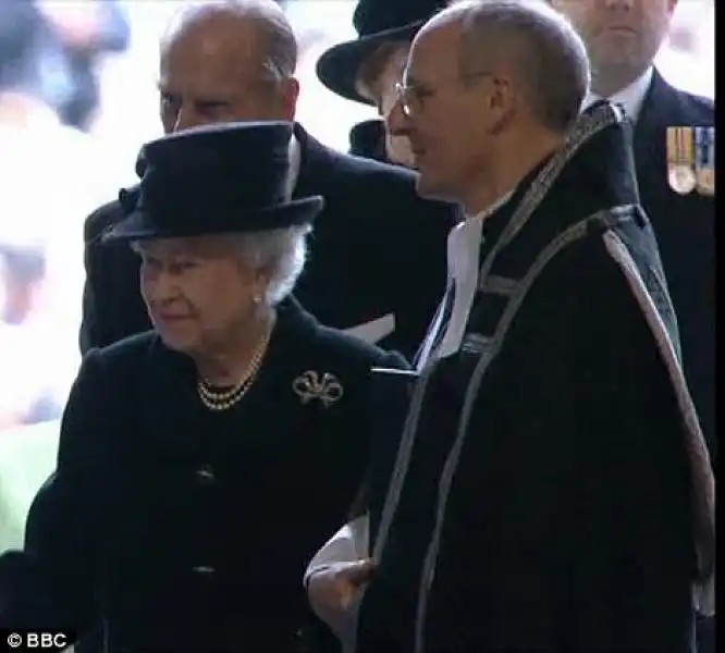 LA REGINA ELISABETTA ARRIVA AL FUNERALE DI MARGARET THATCHER 