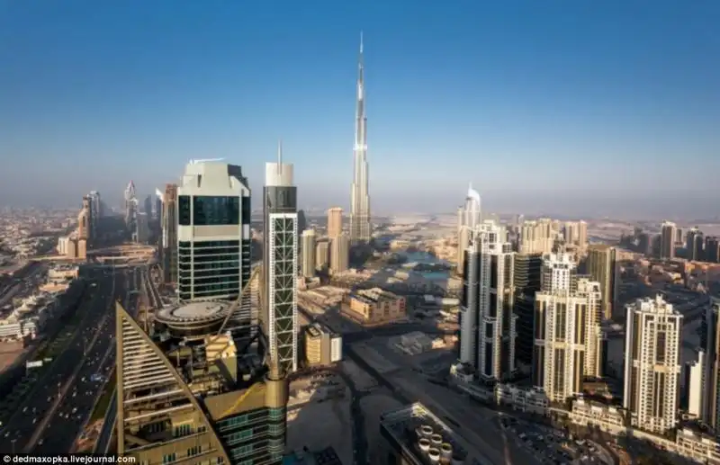 VISTA DAI GRATTACIELI DI DUBAI 