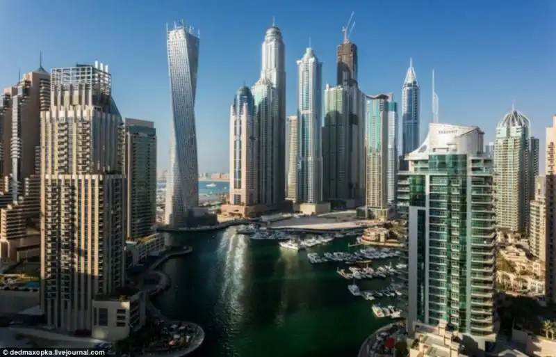 VISTA DAI GRATTACIELI DI DUBAI 