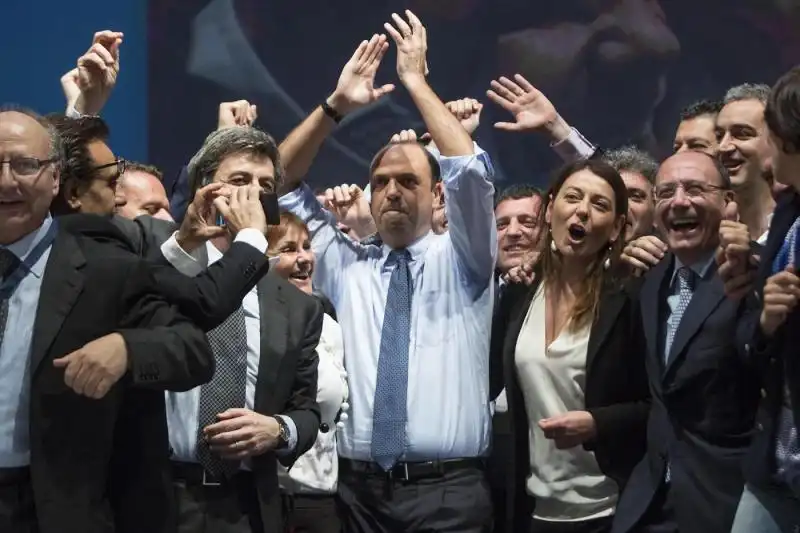 alfano schifani saltamartini de girolamo ballano happy al congresso di ncd 