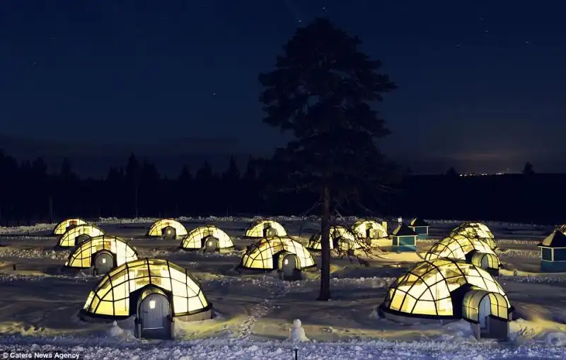 Il campeggio di igloo in Finlandia 