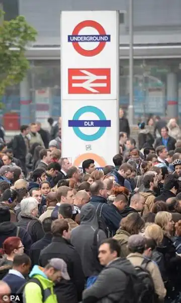 CAOS TRASPORTI A LONDRA 